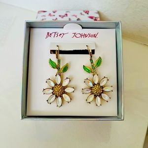 NIB BETSEY JOHNSON EARRINGS
